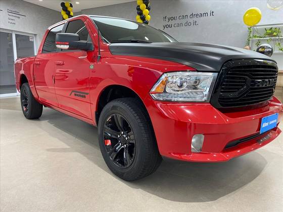 RAM CLASSIC 5.7 V8 GASOLINA LARAMIE NIGHT EDITION CD 4X4 AUTOMÁTICO RAM CLASSIC 5.7 V8 GASOLINA LARAMIE NIGHT EDITION CD 4X4 AUTOMÁTICO